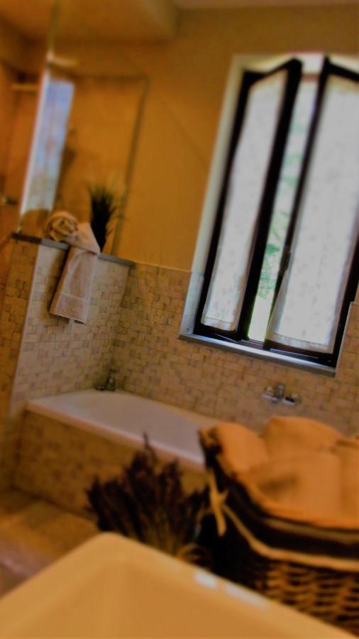 Le Bricolle Villa Viggiù Exteriör bild